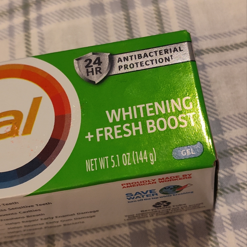 NEW! Colgate Total Bundle - Picture 3 of 7